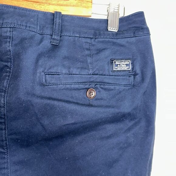 Abercrombie & Fitch 31 x 11” Inseam Navy Cotton Stretch Shorts - Picture 7 of 10